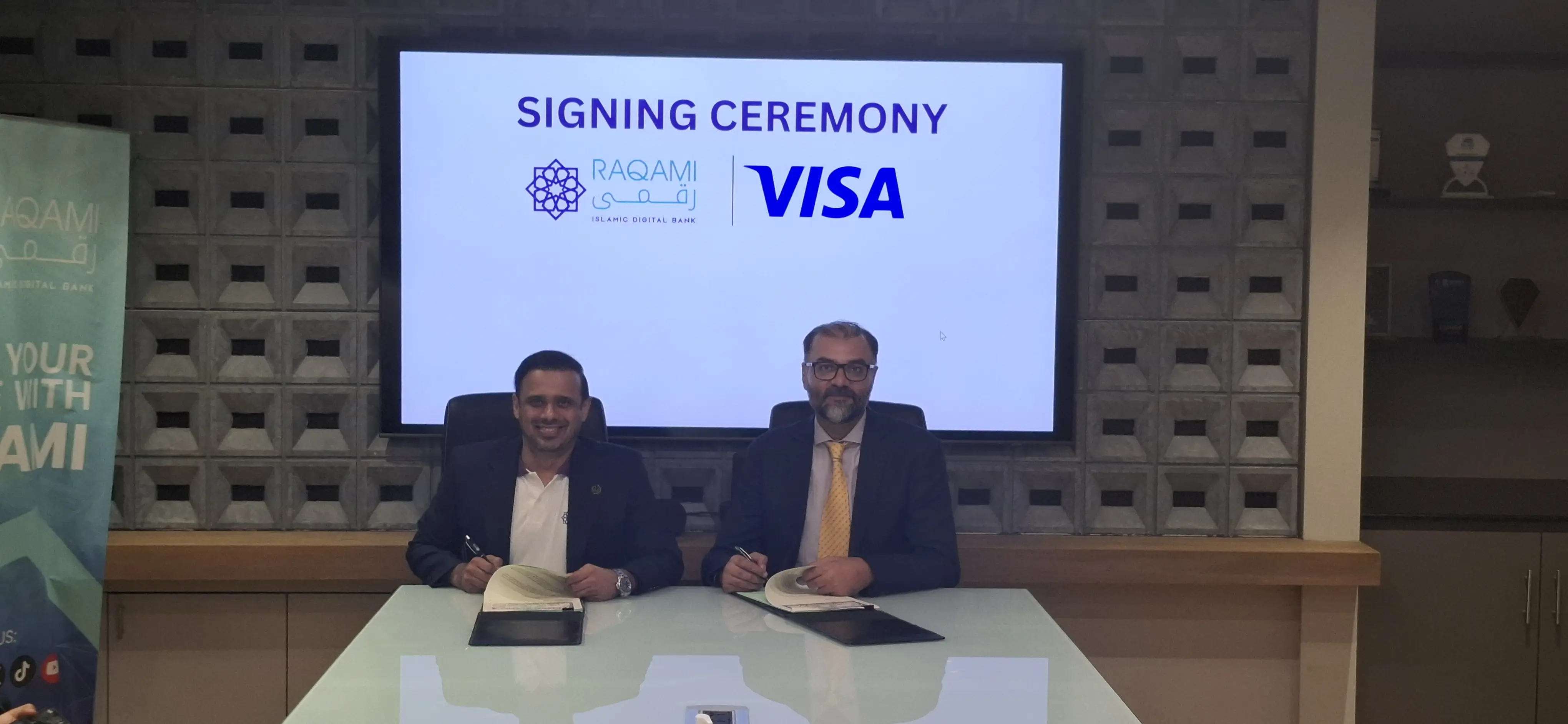 raqami-signs-strategic-partnership-with-visa-to-launch-card-portfolio-and-support-pakistan-s-first-islamic-digital-bank